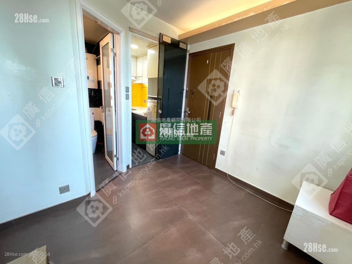 Man On Building Rental 1 Bedroom , 1 Bathroom 216 ft²