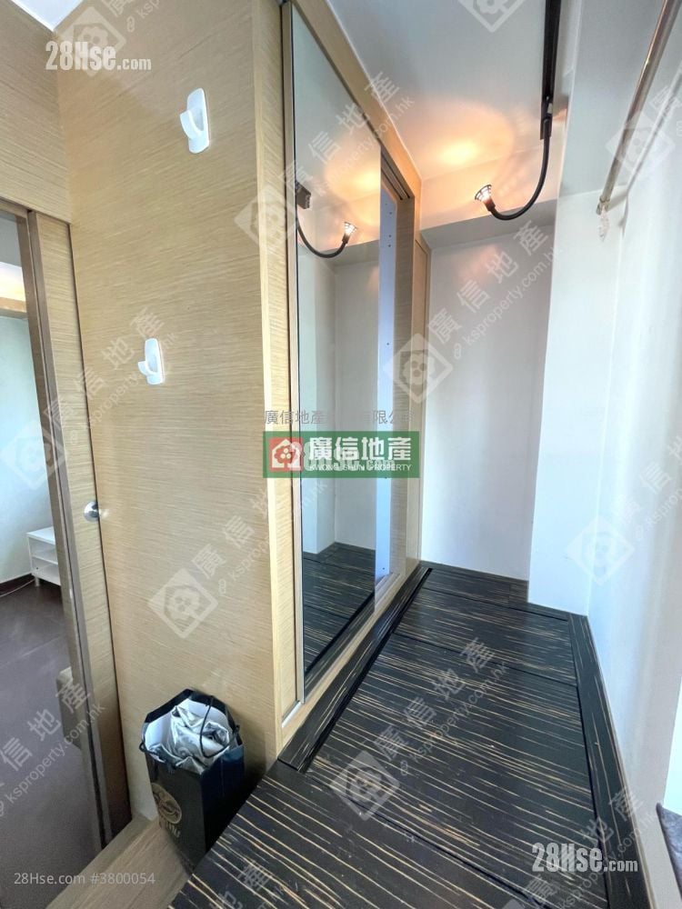 Man On Building Rental 1 Bedroom , 1 Bathroom 216 ft²