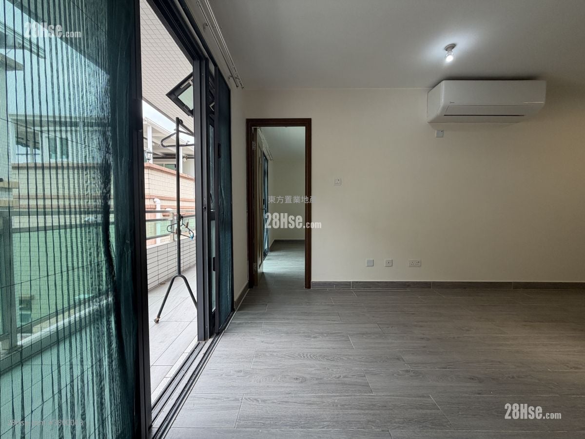 Village Rental 3 Bedrooms , 2 Bathrooms 700 ft²