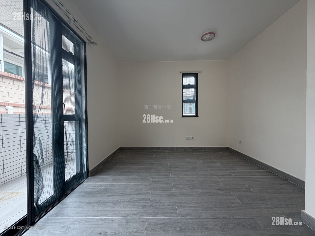 Village Rental 3 Bedrooms , 2 Bathrooms 700 ft²