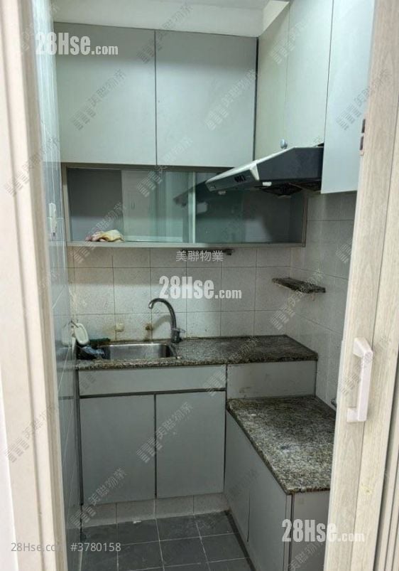 厨房: 宝星中心 售盘 1 房 , 1 浴室 282 平方尺