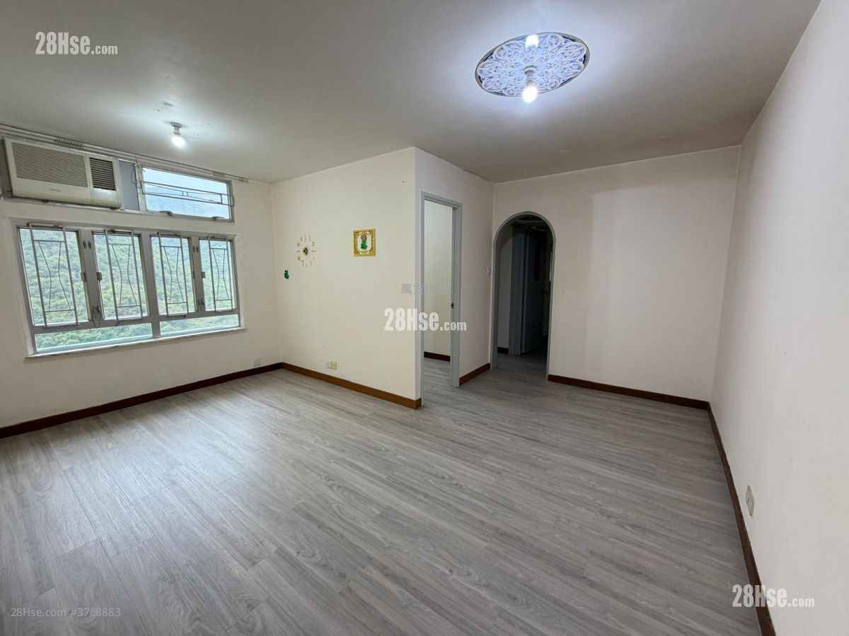 Hong Lam Court Sell 3 Bedrooms , 1 Bathroom 554 ft²