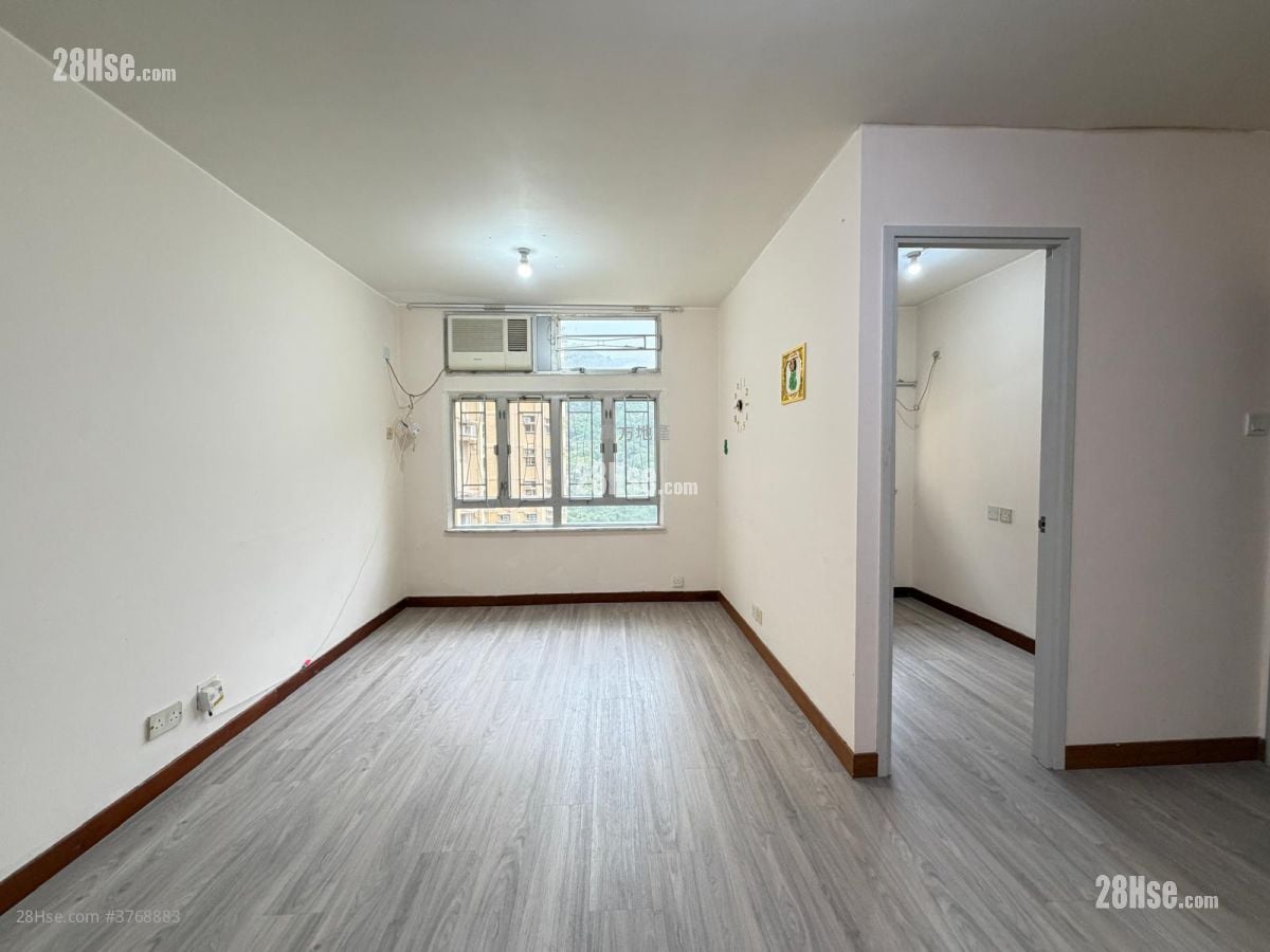 Hong Lam Court Sell 3 Bedrooms , 1 Bathroom 554 ft²