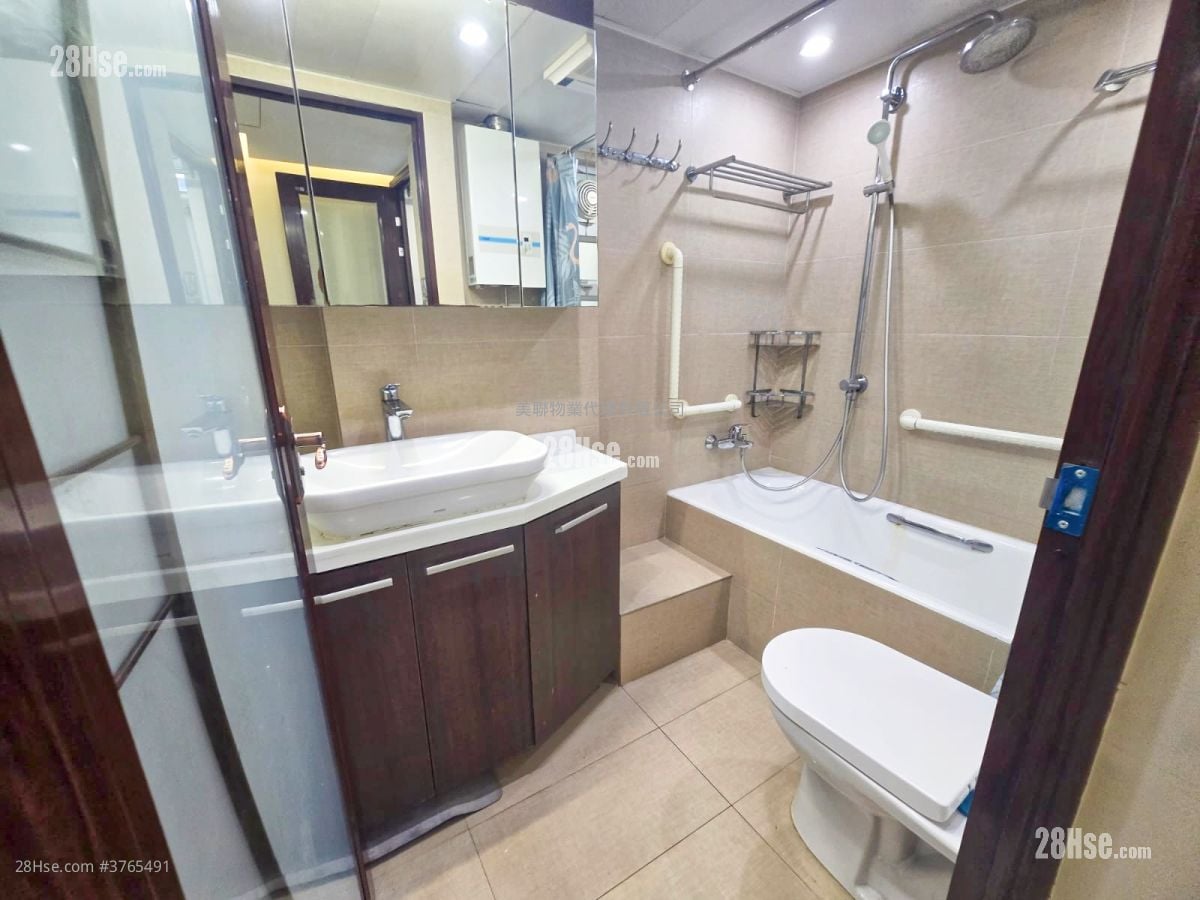 美孚新邨 售盘 3 房 , 1 浴室 597 平方尺