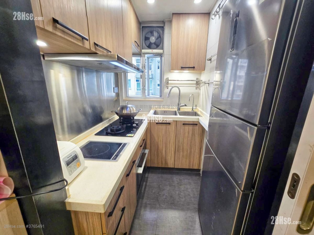 美孚新邨 售盘 3 房 , 1 浴室 597 平方尺