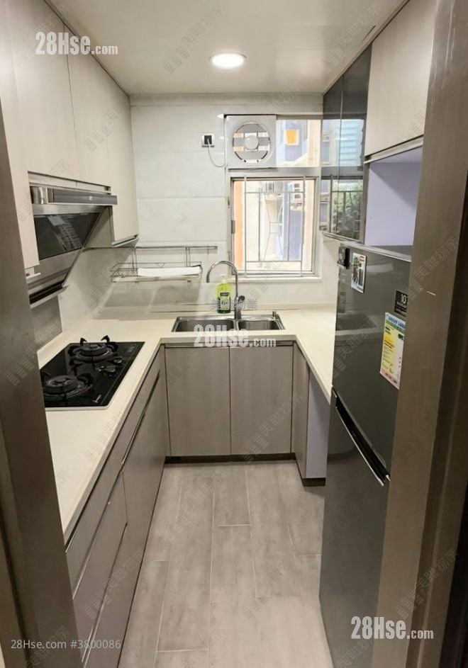 Choi Ming Court Sell 2 Bedrooms , 1 Bathroom 506 ft²