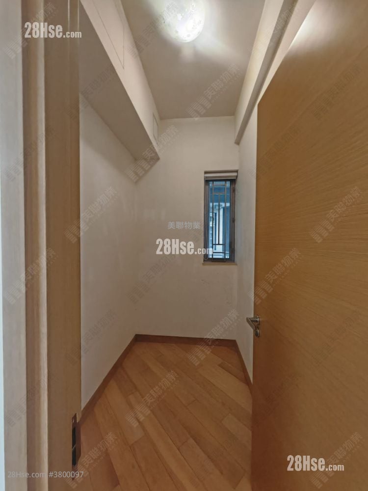 The Wings Sell 4 Bedrooms , 2 Bathrooms 872 ft²