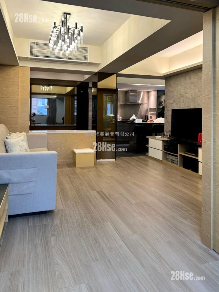 Yue King Building Sell 2 Bedrooms , 1 Bathroom 678 ft²