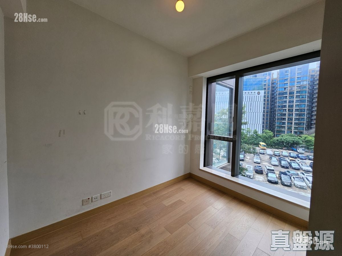 One Homantin Rental 2 Bedrooms , 1 Bathroom 501 ft²