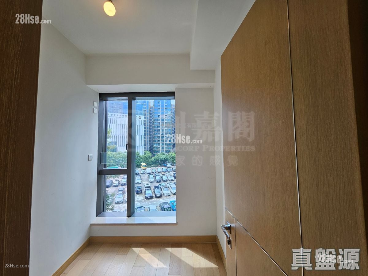 One Homantin Rental 2 Bedrooms , 1 Bathroom 501 ft²