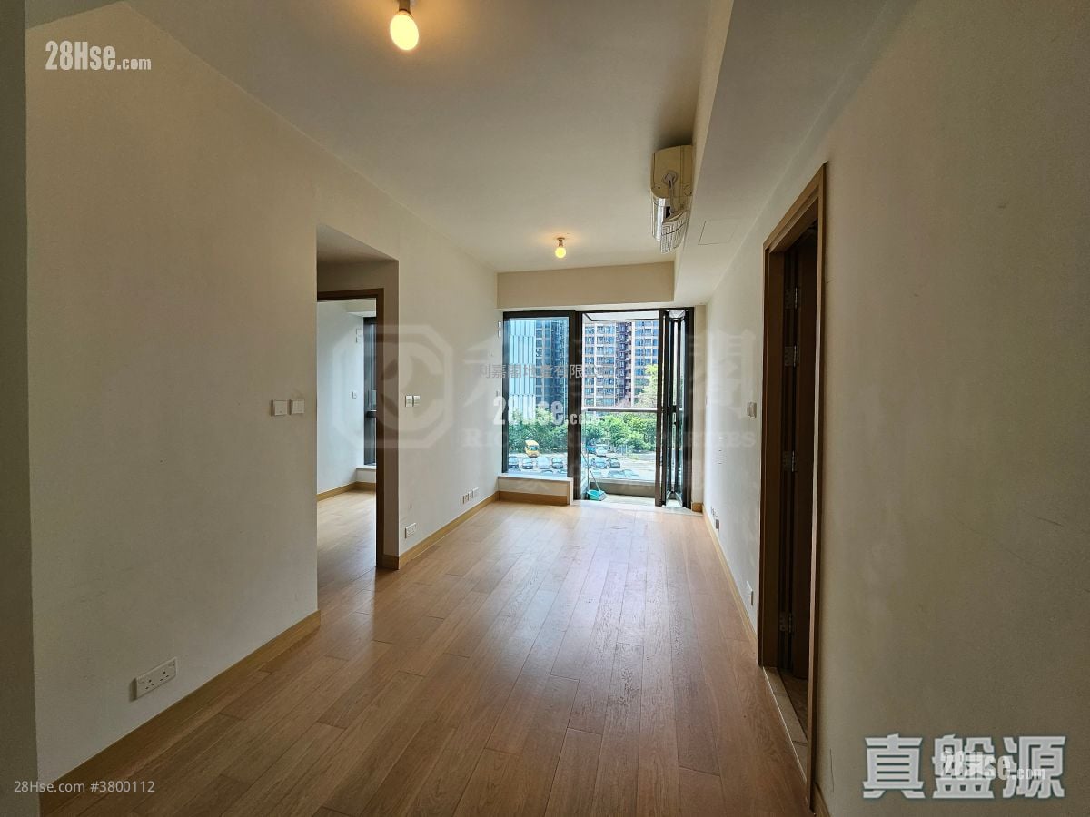 One Homantin Rental 2 Bedrooms , 1 Bathroom 501 ft²