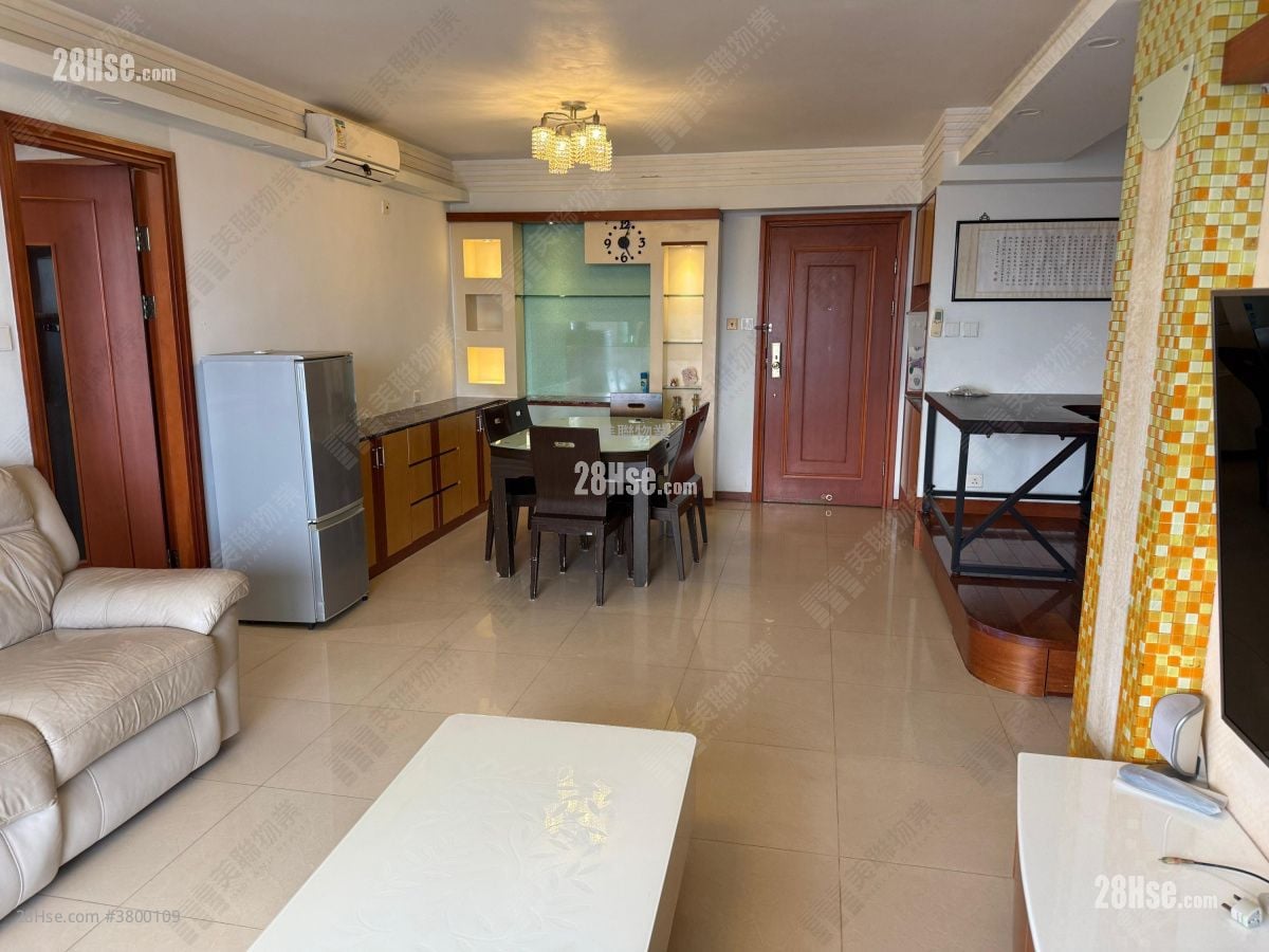 蔚蓝湾畔 租盘 4 房 , 2 浴室 950 平方尺