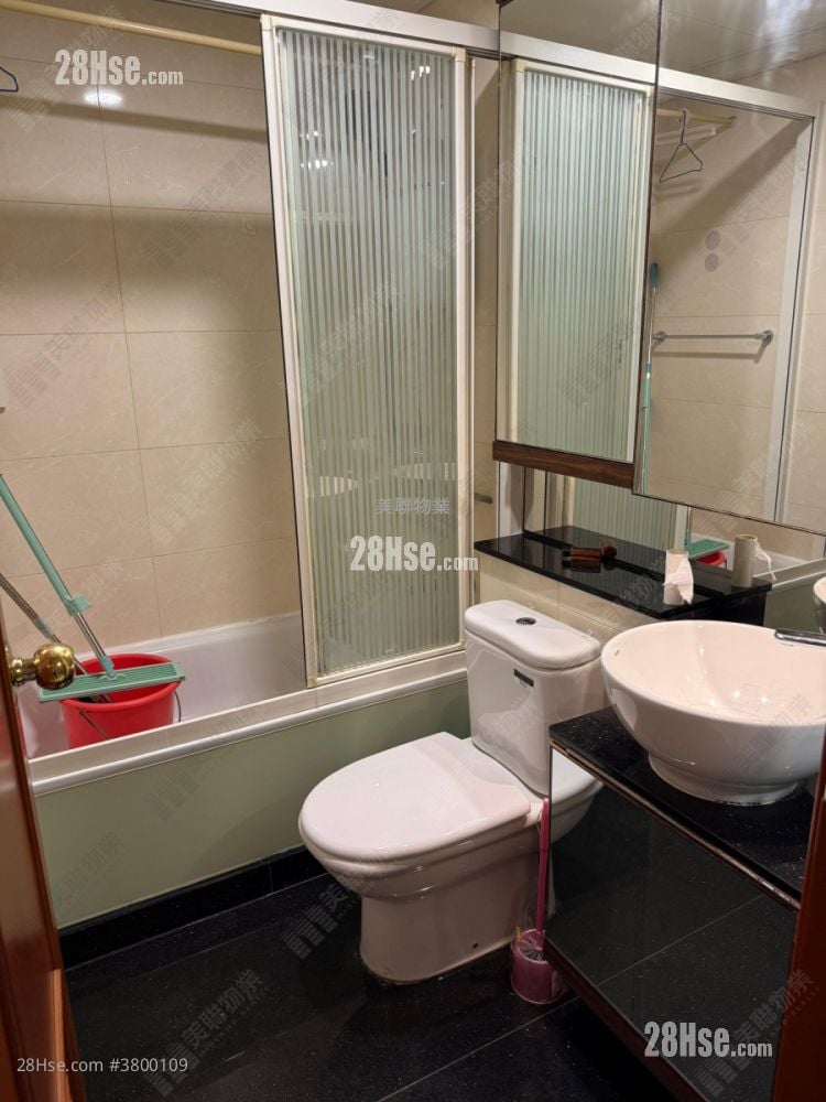 蔚蓝湾畔 租盘 4 房 , 2 浴室 950 平方尺