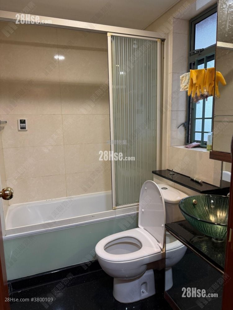 蔚蓝湾畔 租盘 4 房 , 2 浴室 950 平方尺