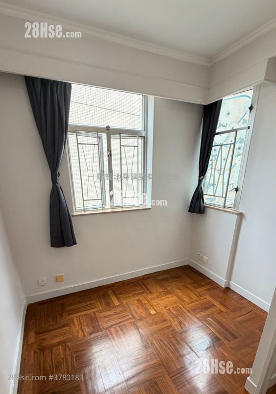 Luna Court Rental 2 Bedrooms , 1 Bathroom 447 ft²