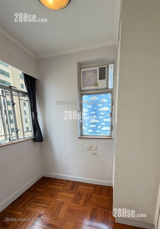 Luna Court Rental 2 Bedrooms , 1 Bathroom 447 ft²