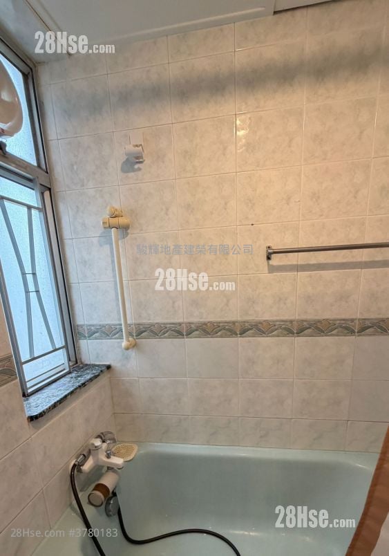 Luna Court Rental 2 Bedrooms , 1 Bathroom 447 ft²