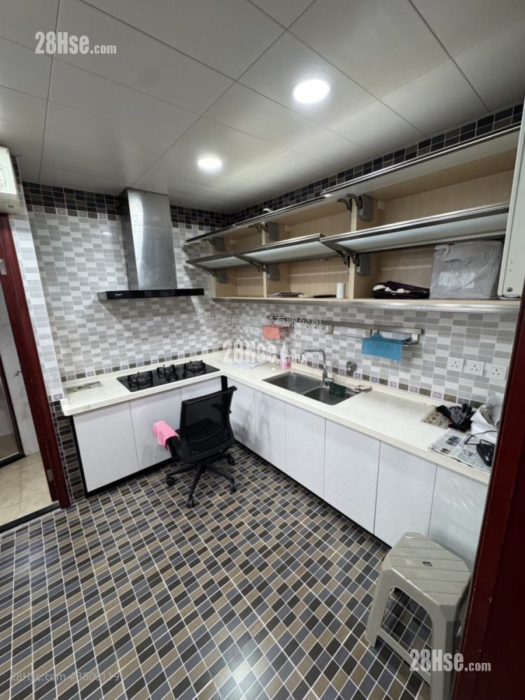 Kent Mansion Rental 3 Bedrooms , 3 Bathrooms 1,168 ft²