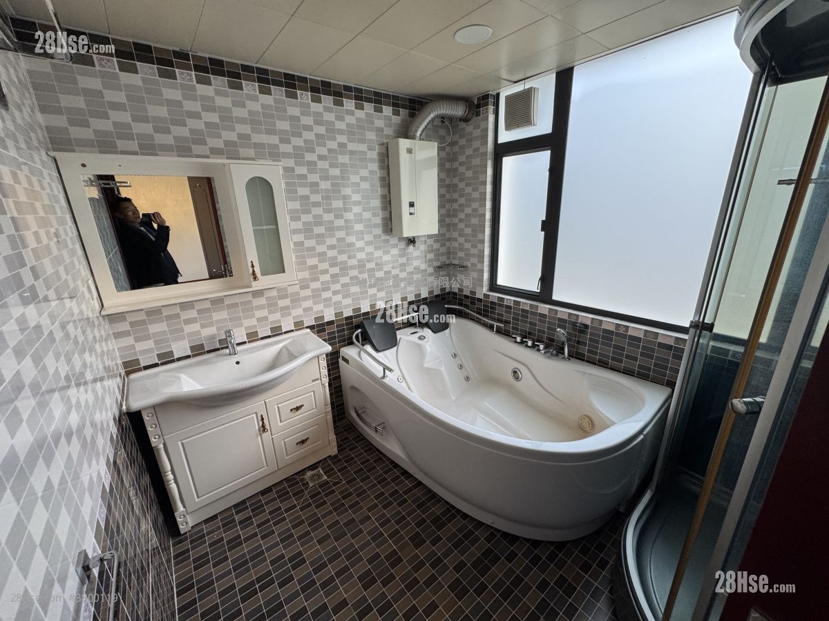 Kent Mansion Rental 3 Bedrooms , 3 Bathrooms 1,168 ft²