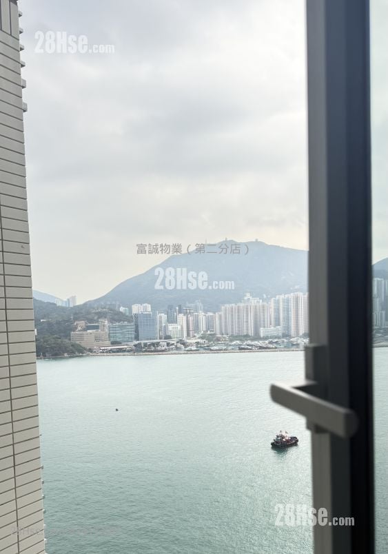 The Coast Line Rental 464 ft²