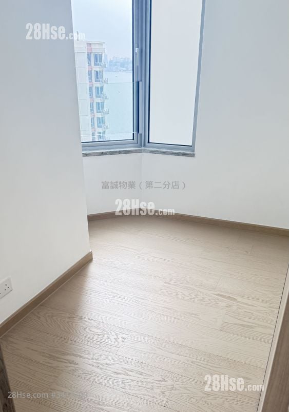 The Coast Line Rental 464 ft²