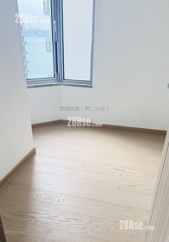 The Coast Line Rental 464 ft²