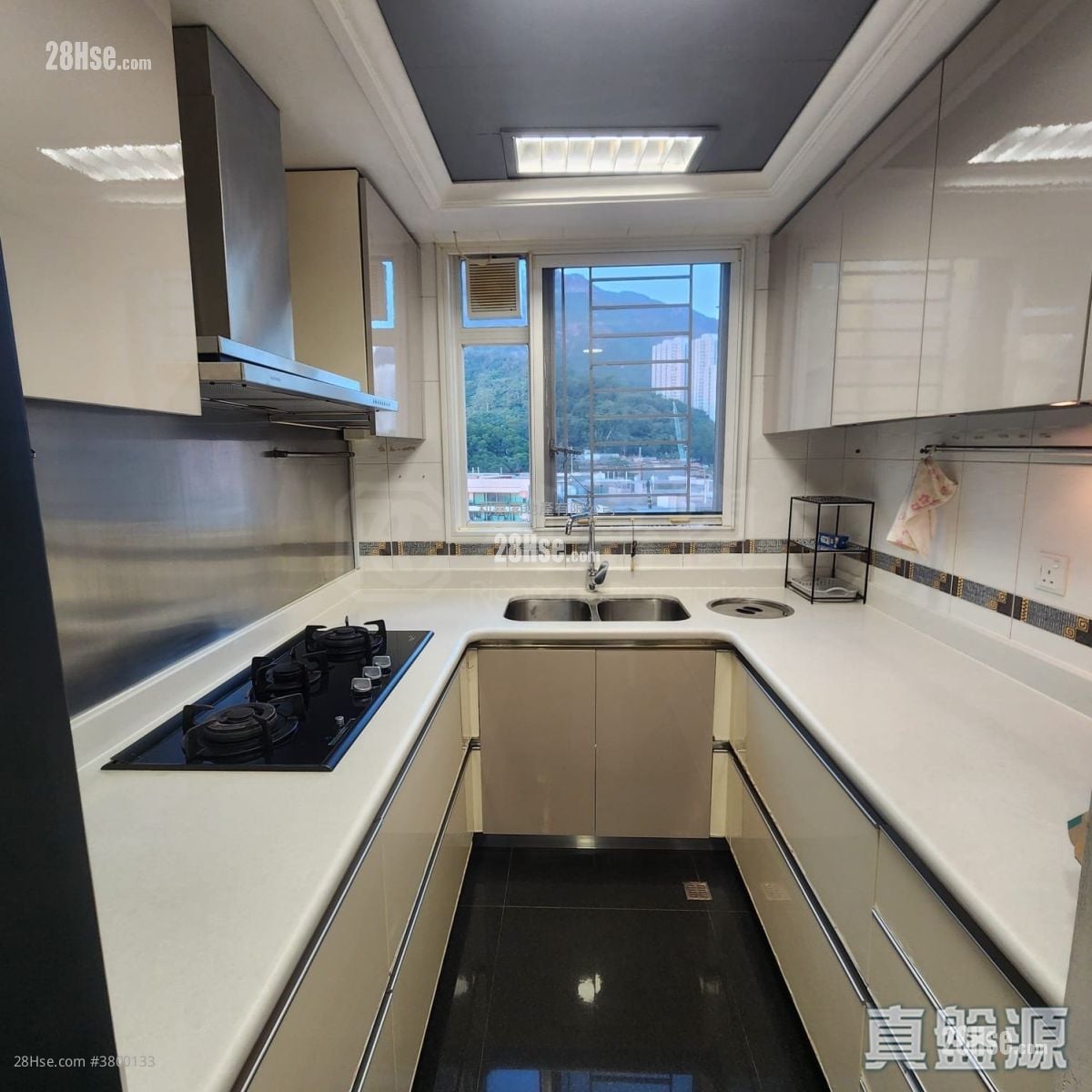 嘉皇台 租盘 1,039 平方尺