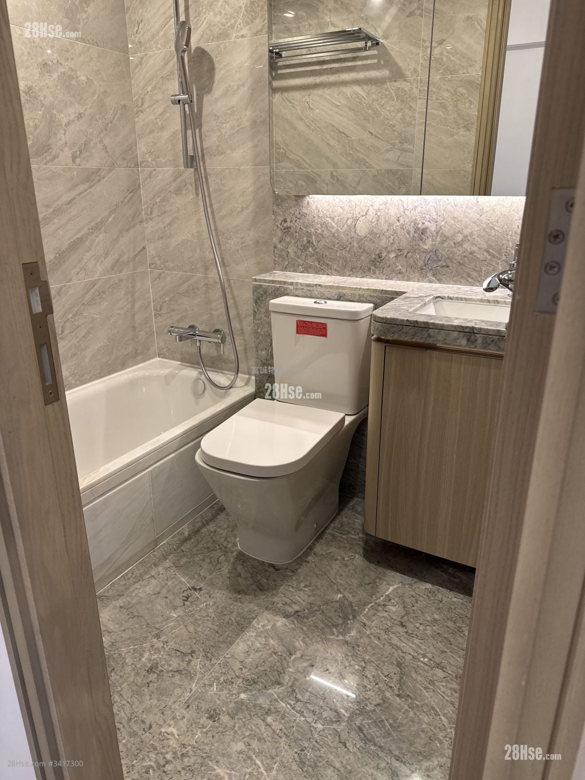 The Coast Line Rental 464 ft²