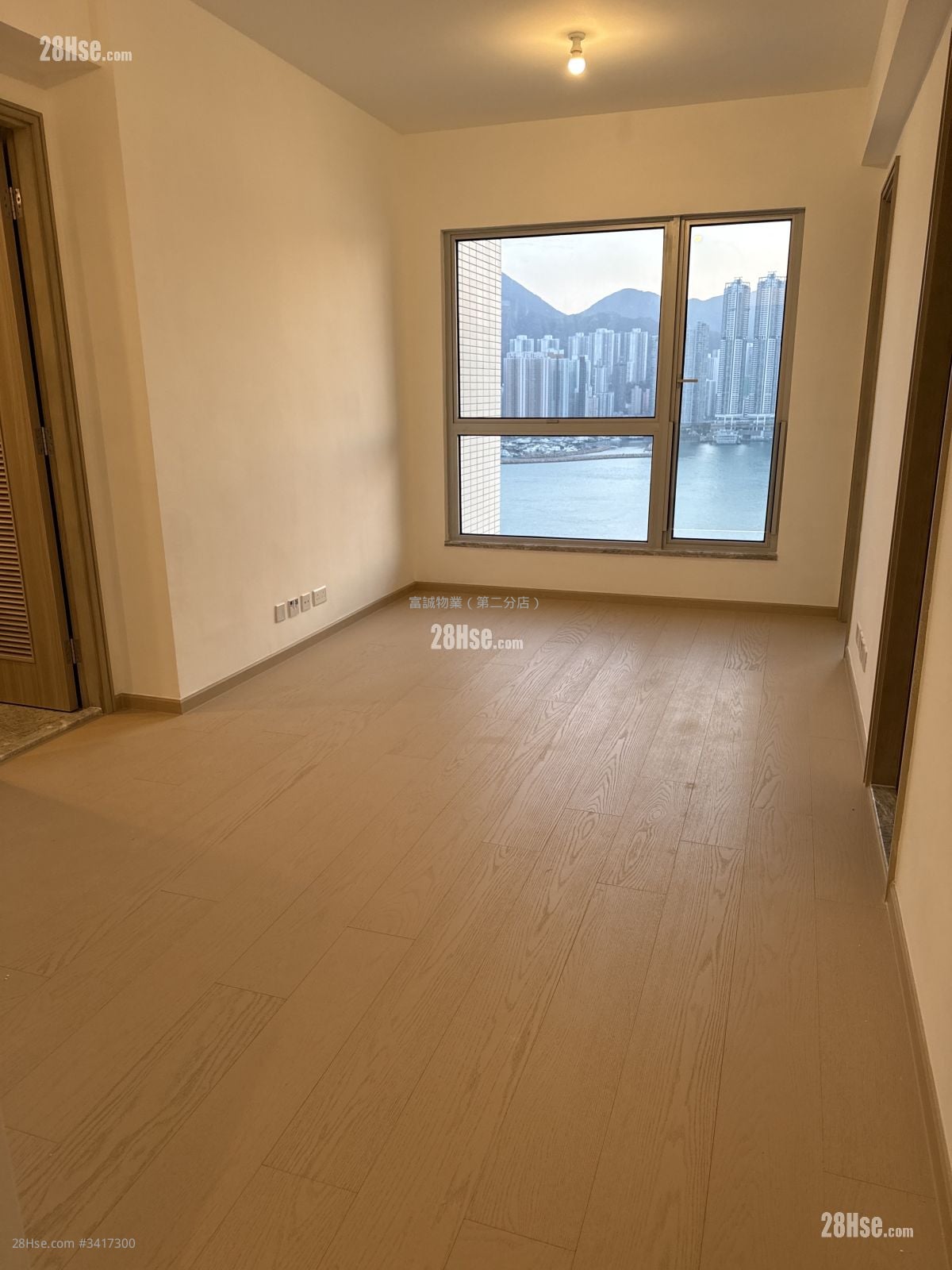 The Coast Line Rental 464 ft²