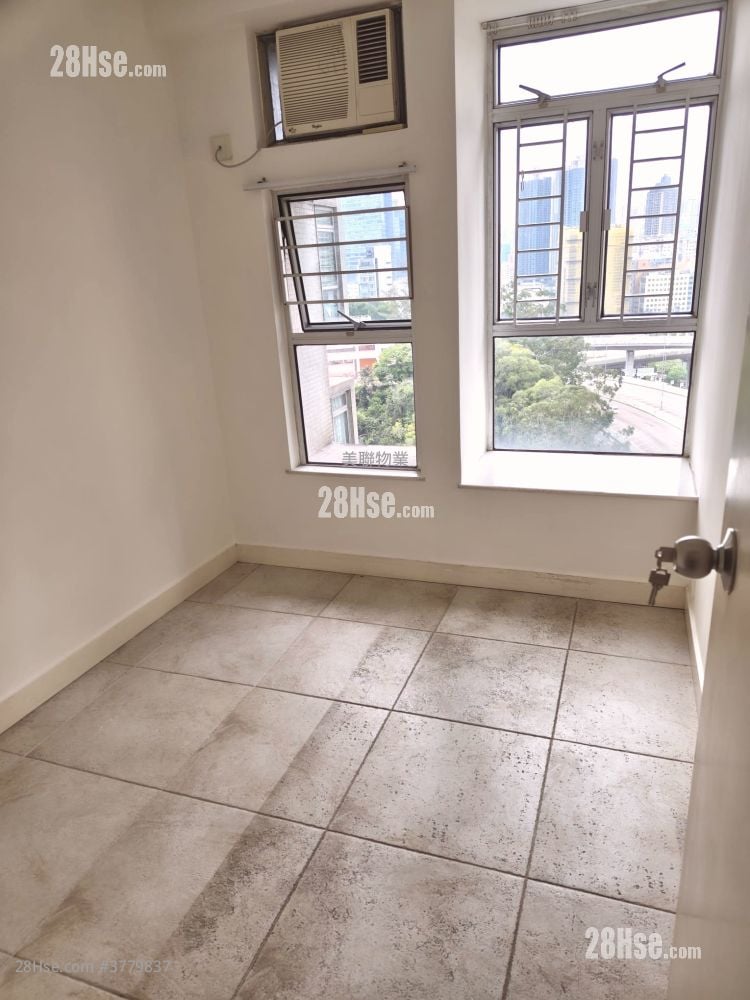 Sceneway Garden Sell 3 Bedrooms , 1 Bathroom 612 ft²