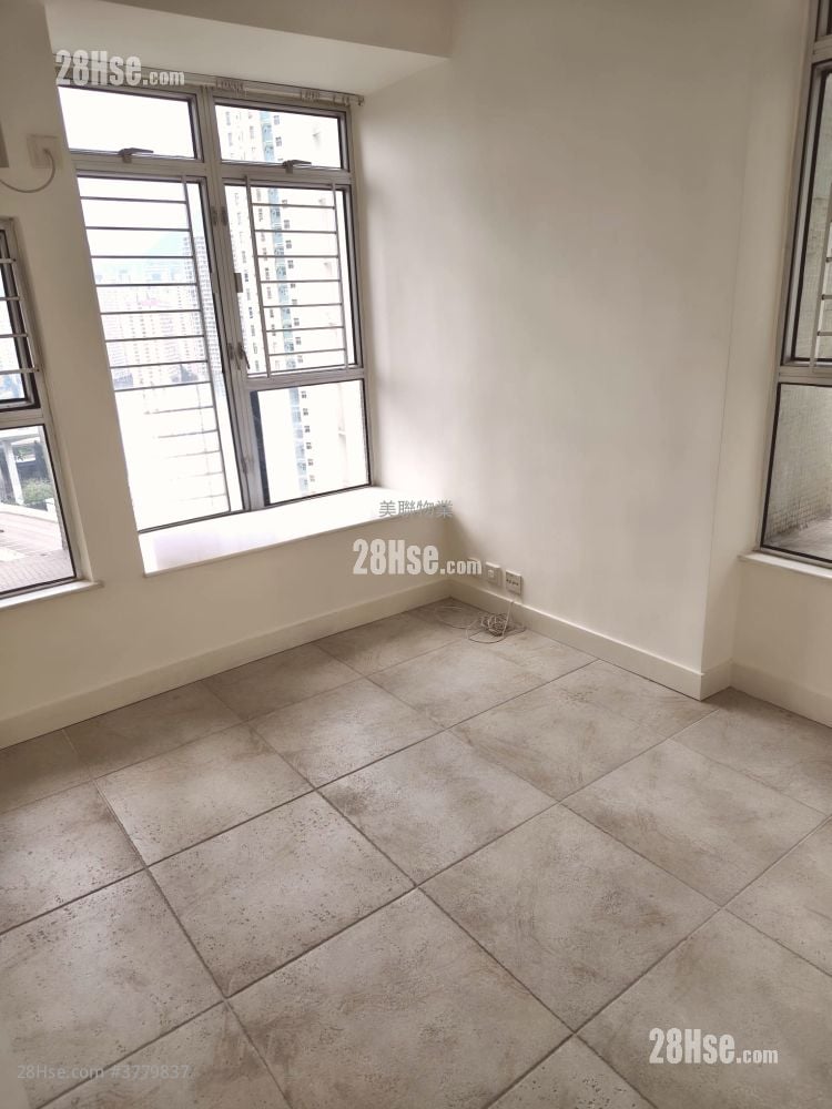 Sceneway Garden Sell 3 Bedrooms , 1 Bathroom 612 ft²