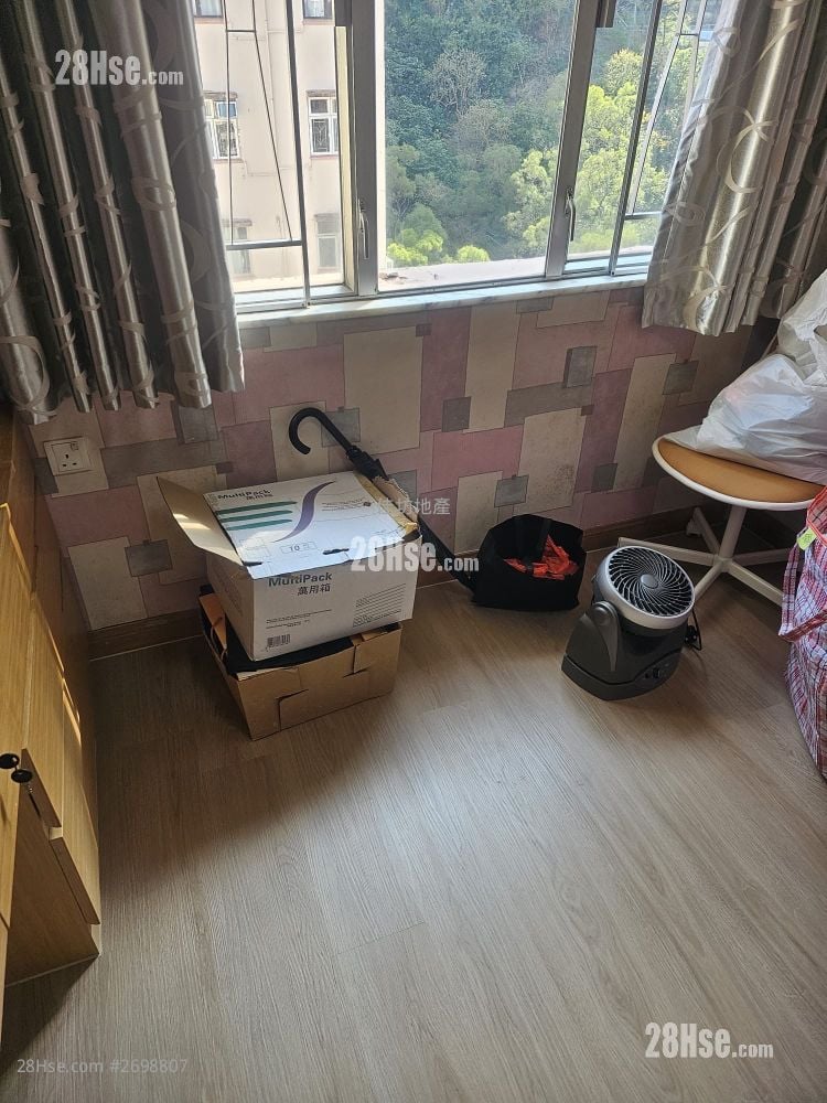 Ming Yuen Mansions Sell 3 Bedrooms , 1 Bathroom 595 ft²