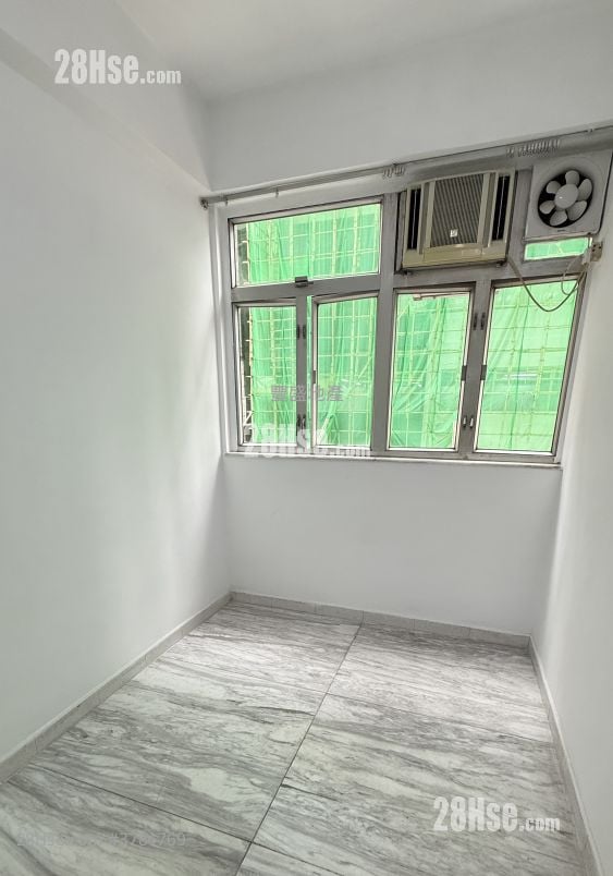 唐楼 租盘 2 房 , 1 浴室 320 平方尺