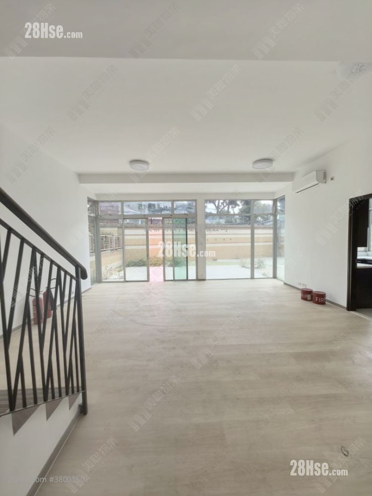 Miami Crescent Sell 5+ Bedrooms 2,236 ft²