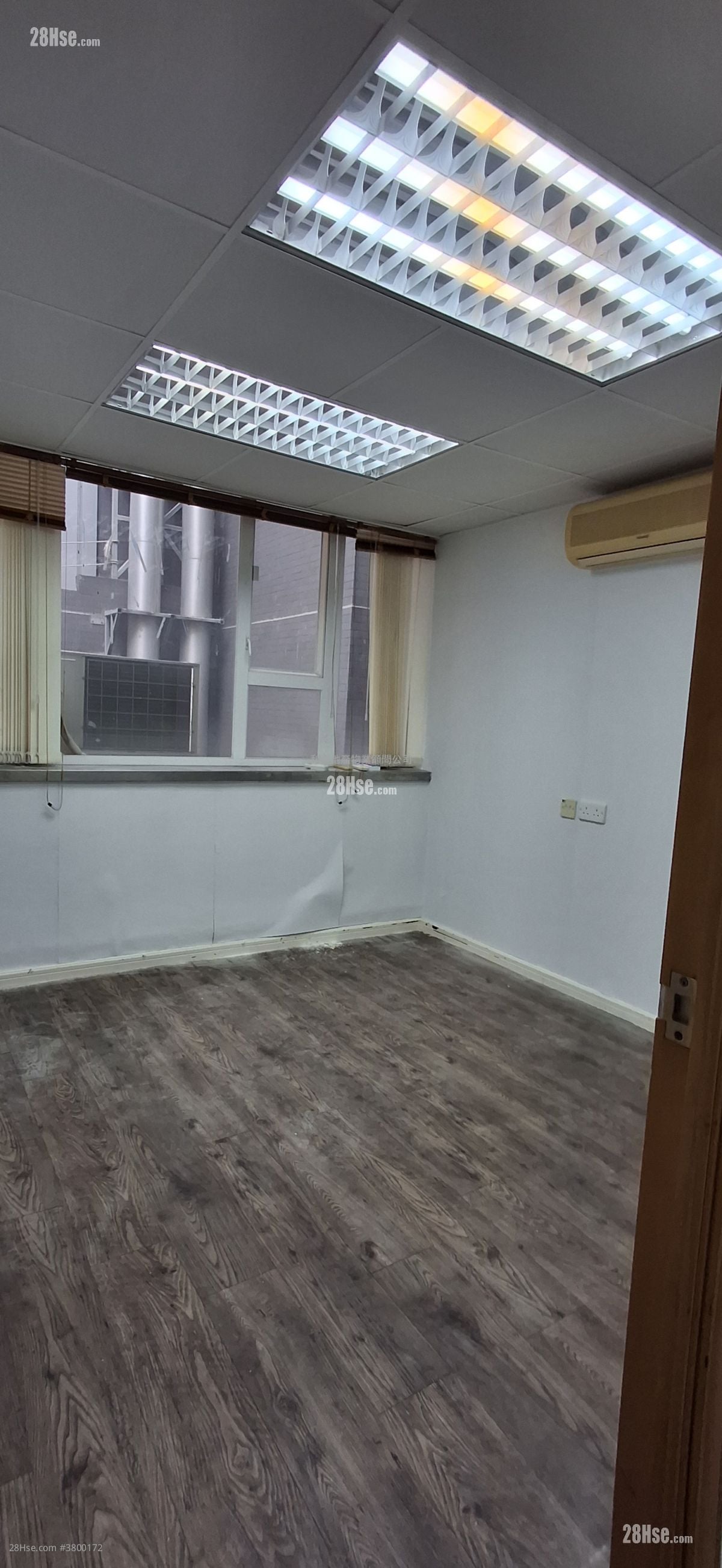 Efficiency House Rental 385 ft²