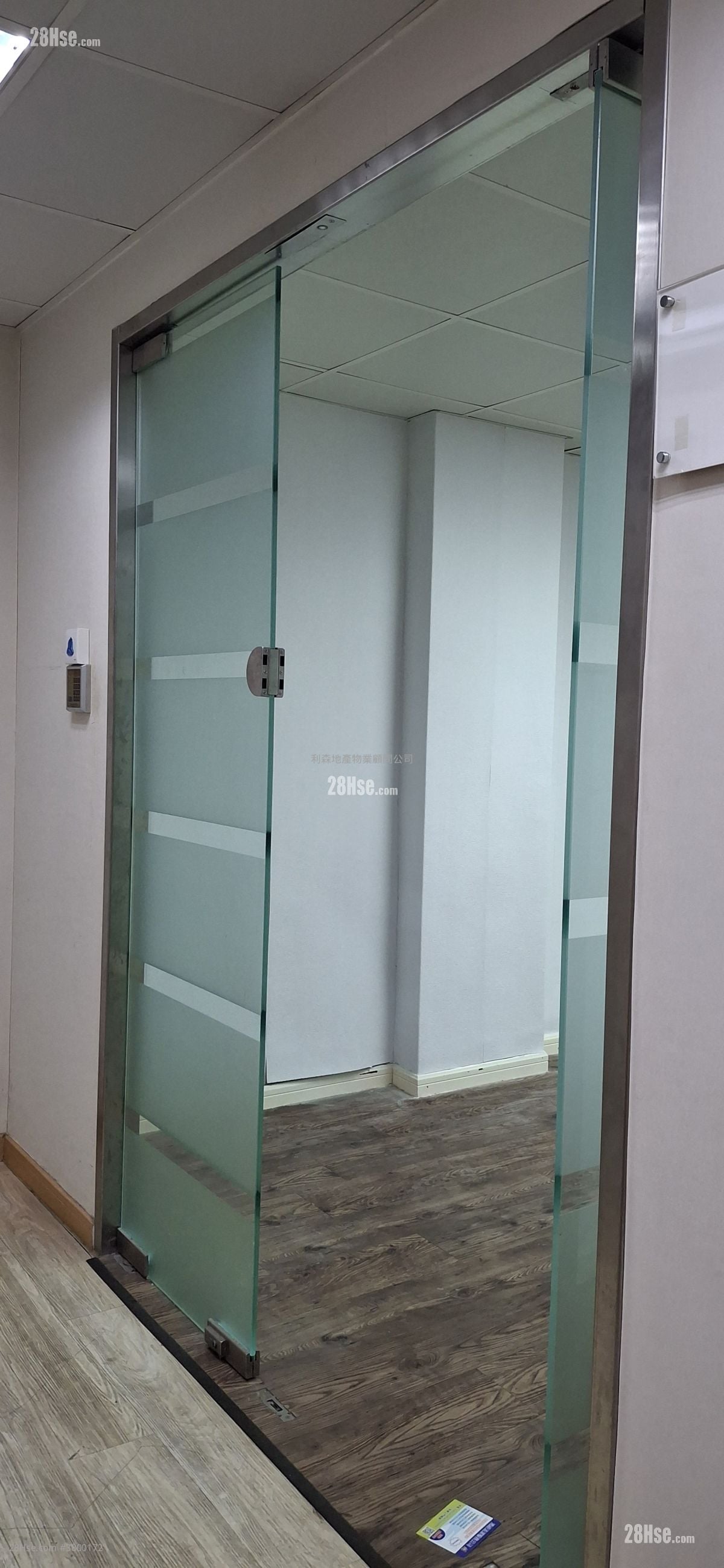 Efficiency House Rental 385 ft²