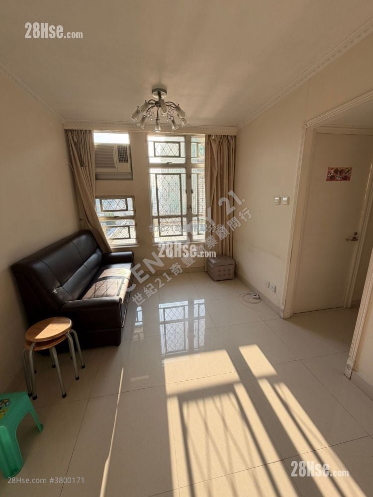 Yu Chui Court Sell 510 ft²