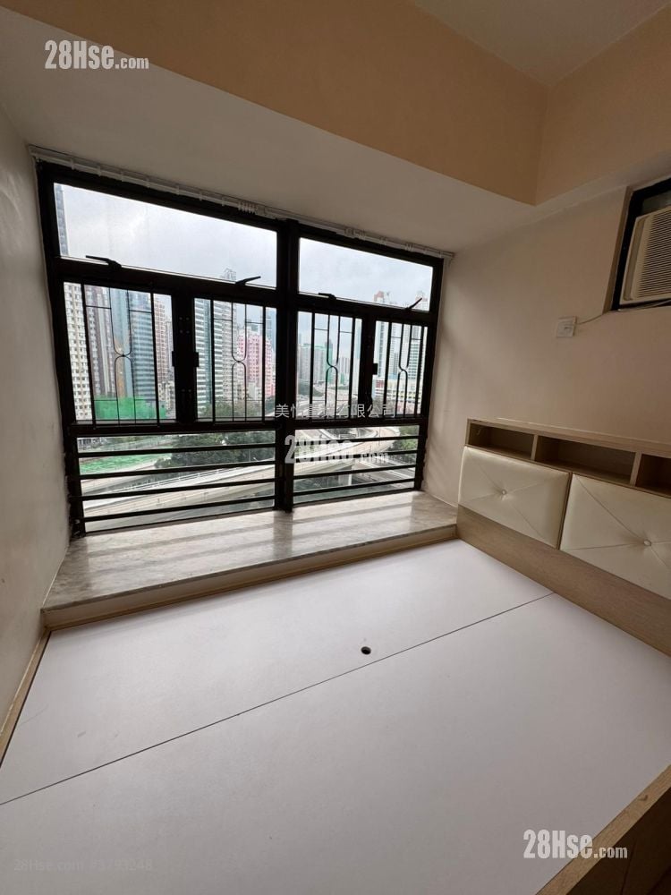 海峰中心 租盘 2 房 , 1 浴室 362 平方尺