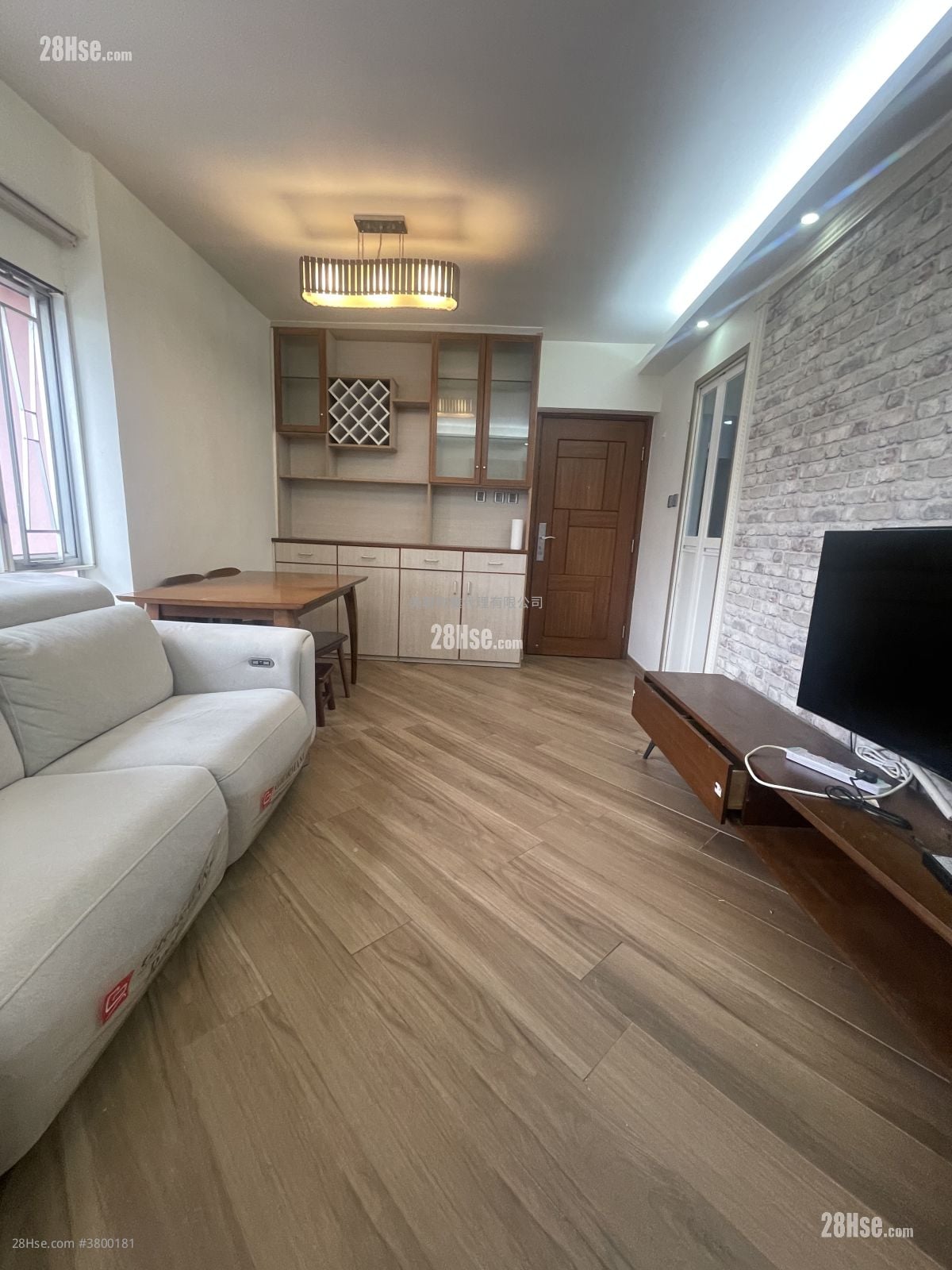 厅: 顺丰大厦 售盘 2 房 , 1 浴室 381 平方尺