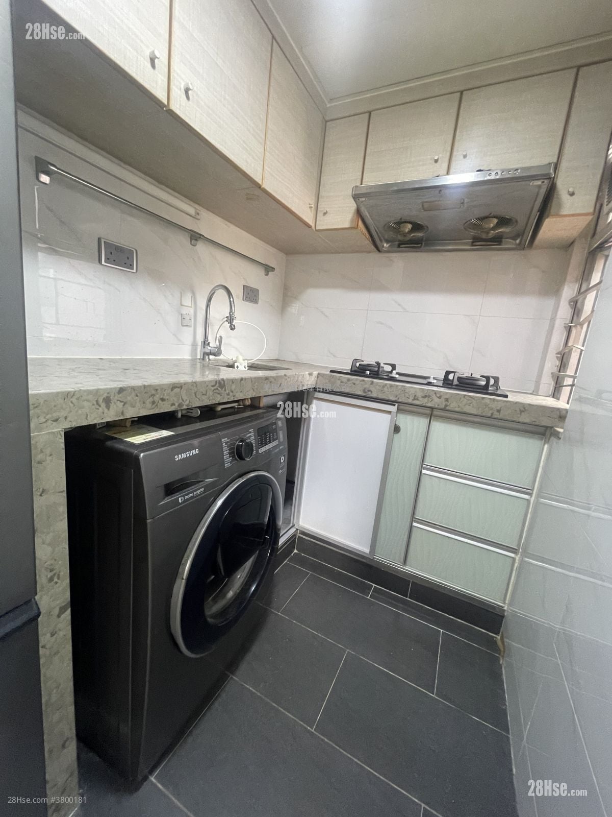 厨房: 顺丰大厦 售盘 2 房 , 1 浴室 381 平方尺