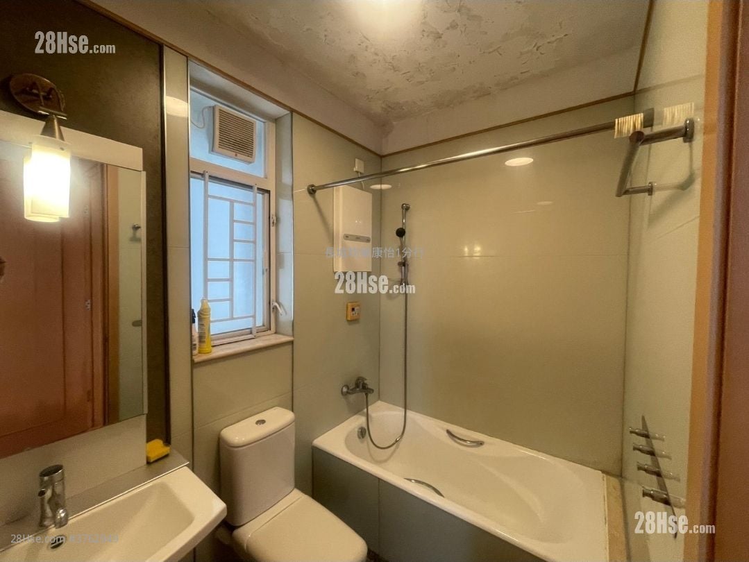 The Orchards Sell 3 Bedrooms , 2 Bathrooms 752 ft²