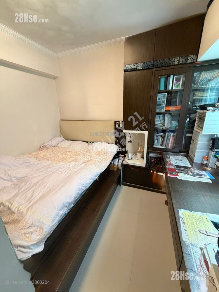 Vista Paradiso Sell 3 Bedrooms , 2 Bathrooms 733 ft²