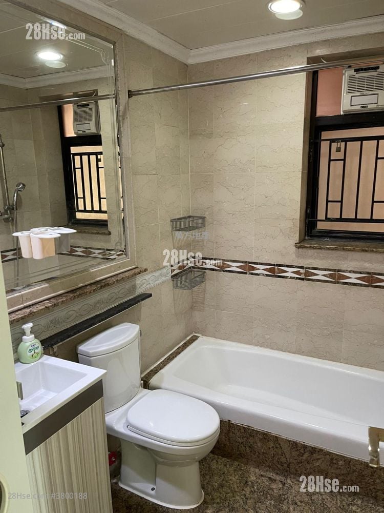 Castello Sell 4 Bedrooms , 3 Bathrooms 836 ft²