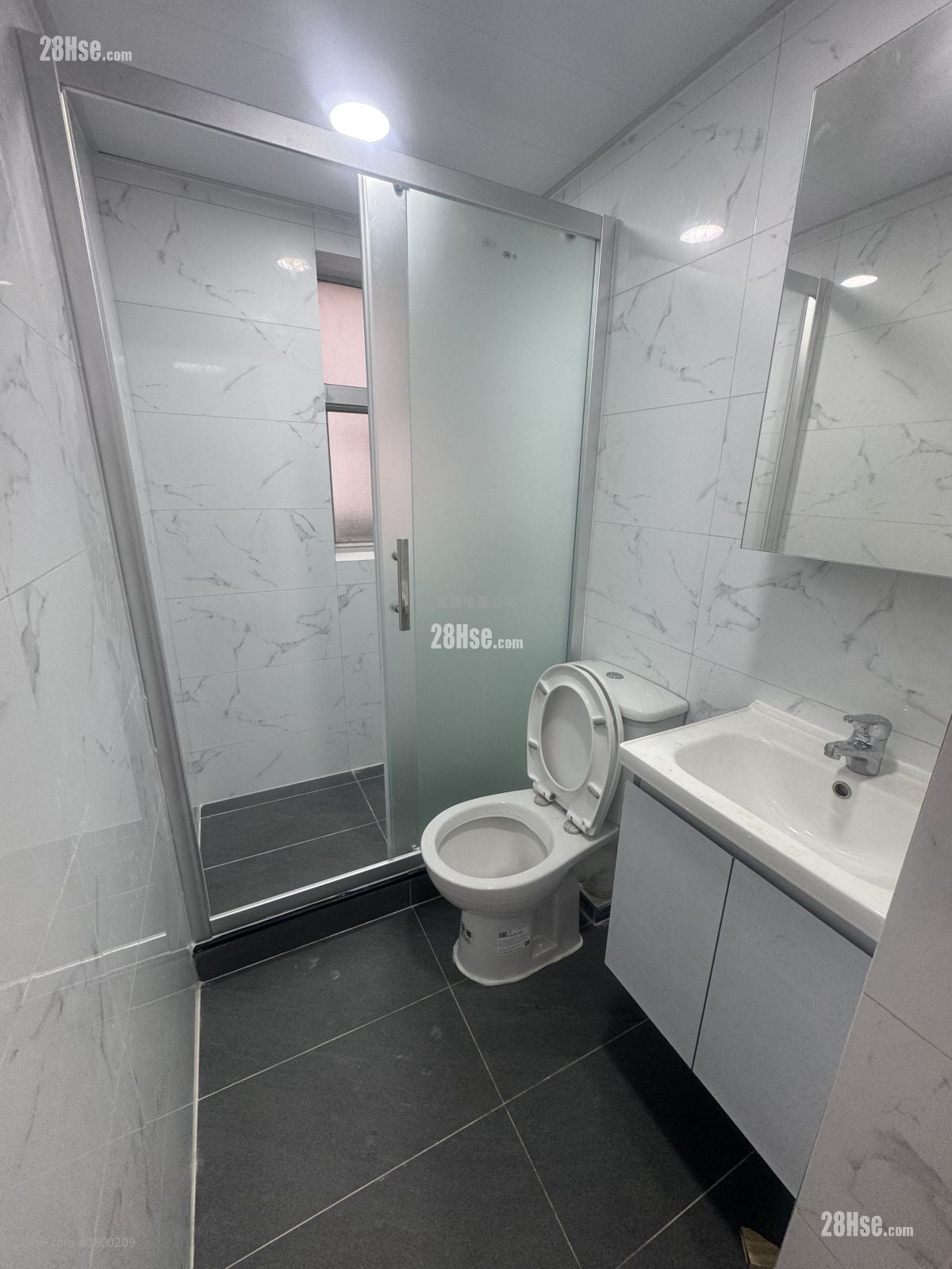 单幢楼房 租盘 731 平方尺