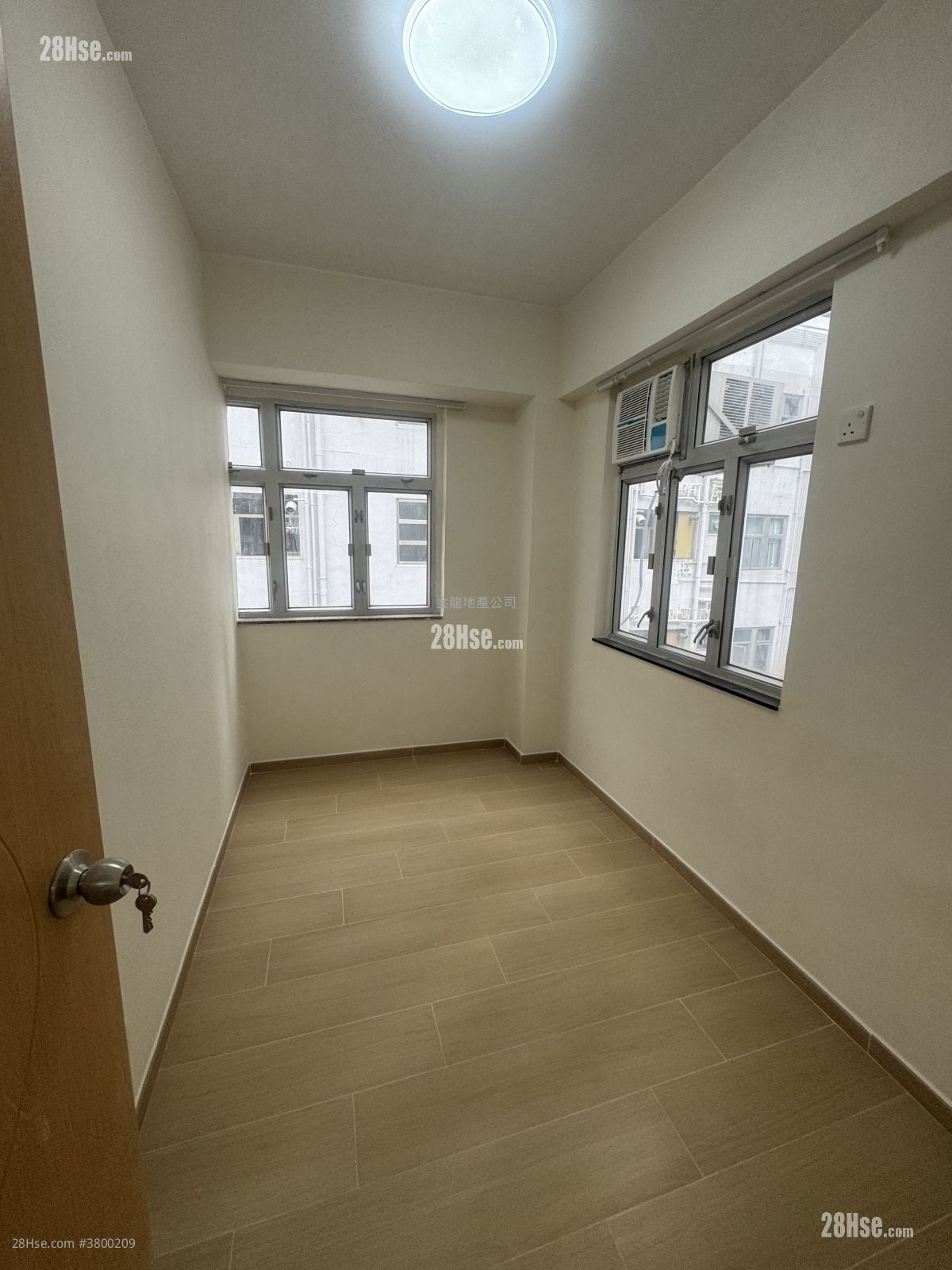 单幢楼房 租盘 731 平方尺