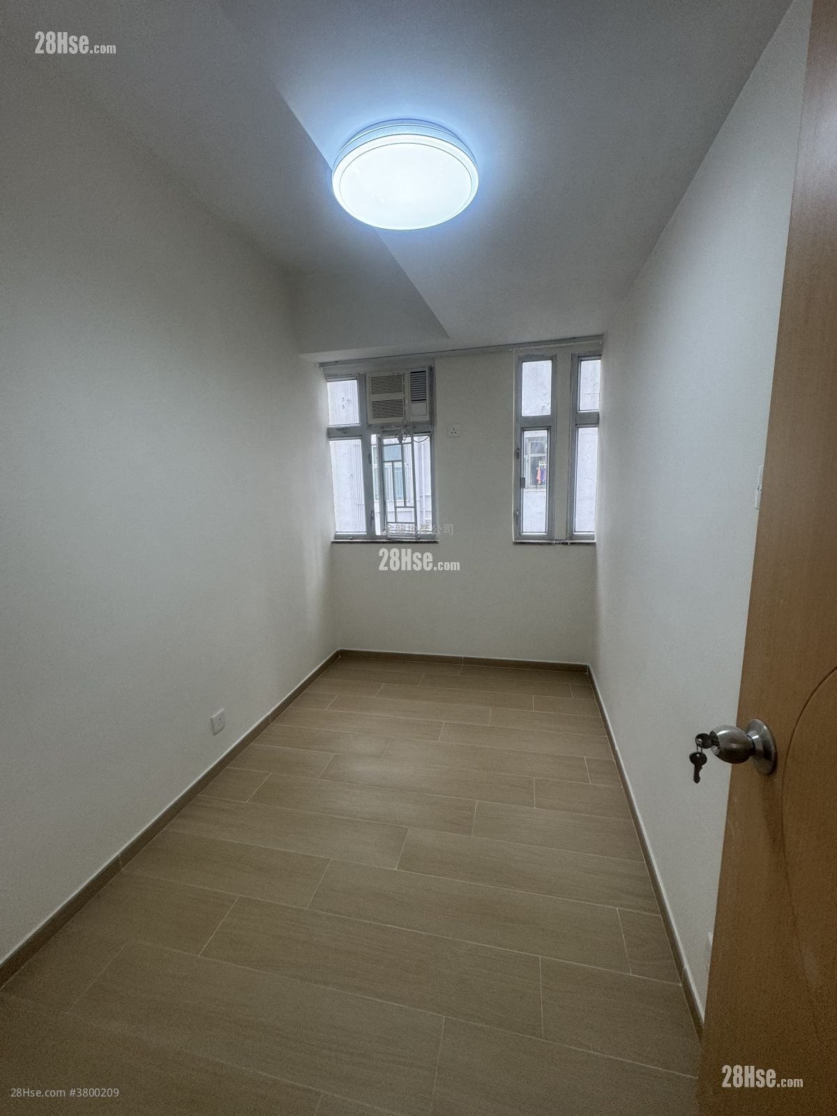 单幢楼房 租盘 731 平方尺