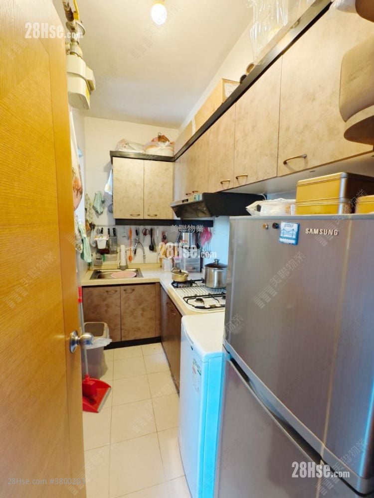 Fanling Town Center Sell 3 Bedrooms , 1 Bathroom 454 ft²