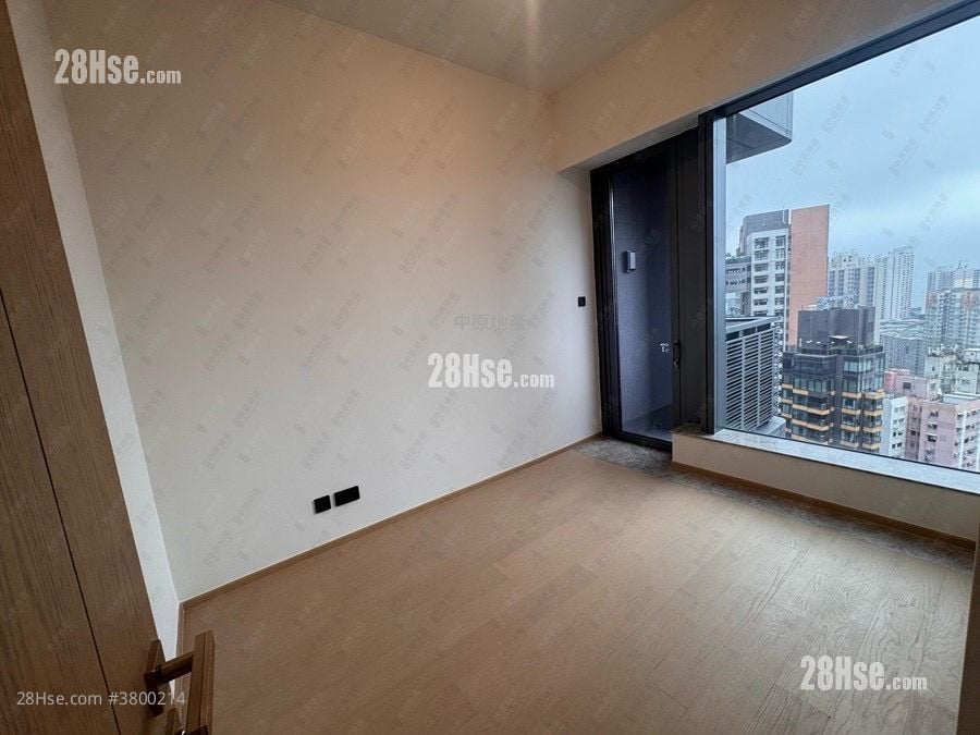 In One Rental 2 Bedrooms , 1 Bathroom 465 ft²