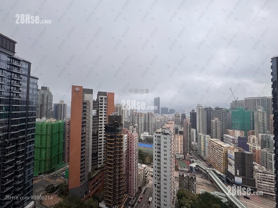 In One Rental 2 Bedrooms , 1 Bathroom 465 ft²