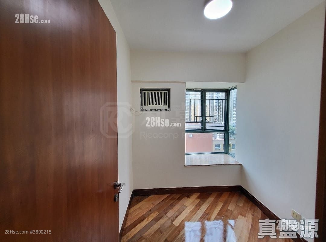 Aquamarine Sell 3 Bedrooms 577 ft²